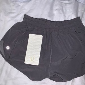 Lululemon hotty hot short 2.5”
